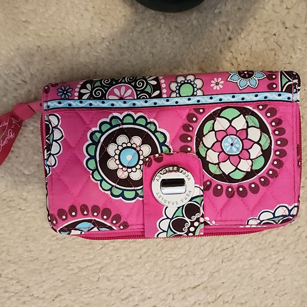 Vera Bradley Pink Patterned Wallet w/Lots of Organization